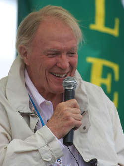 Dan Gurney honored: Dan Gurney