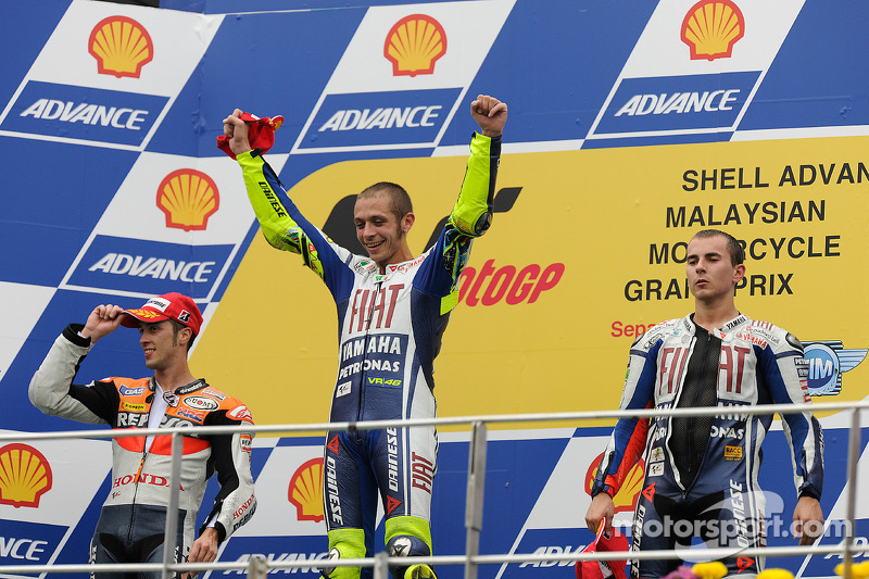 Podium: race winner Valentino Rossi, Fiat Yamaha Team, second place Andrea Dovizioso, Repsol Honda T