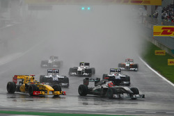 Robert Kubica, Renault F1 Team en Michael Schumacher, Mercedes GP