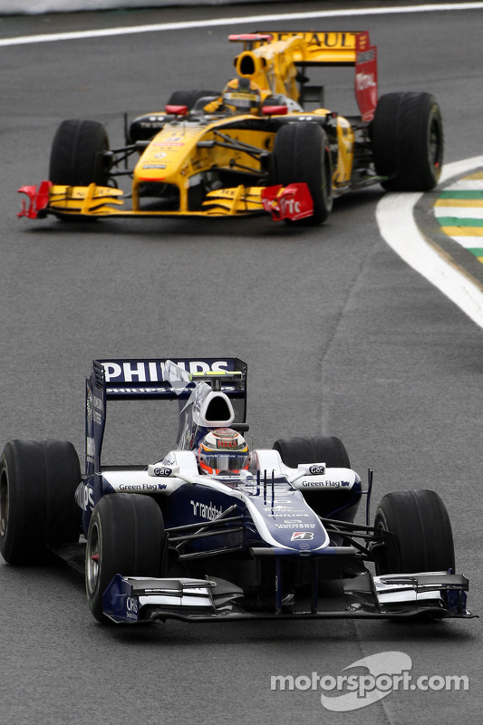 Ніко Хюлькенберг, Williams F1 Team попереду Роберта Кубіци, Renault F1 Team