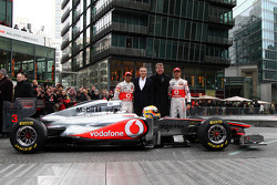 Lewis Hamilton, McLaren Mercedes, Martin Whitmarsh, PDG McLaren, Fritz Joussen, PDG Vodafone Germany, Jenson Button, McLaren Mercedes