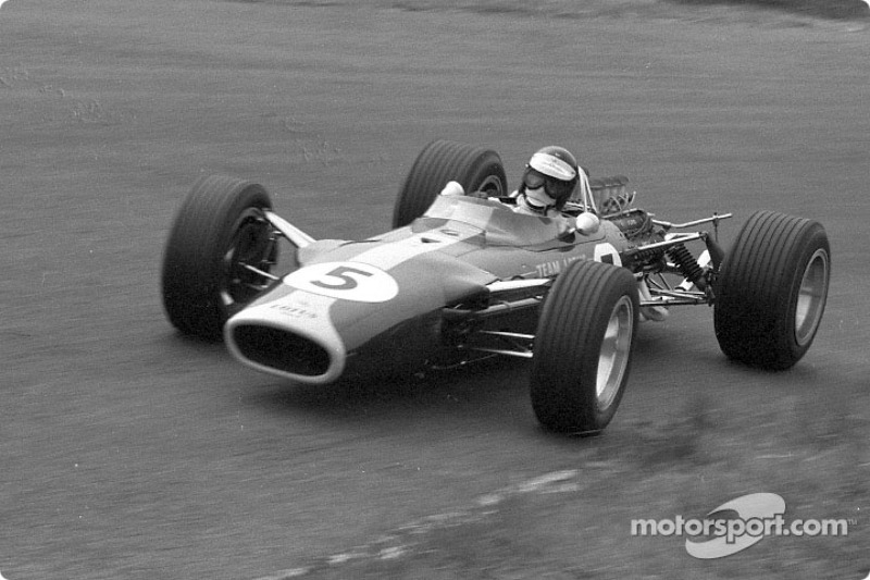 Jim Clark ganó seis pole position con el nuevo motor Ford DFV en sus nueve carreras de 1967; su compañero de equipo, Graham Hill, ganó los otros tres, incluyendo la primera carrera en Holanda