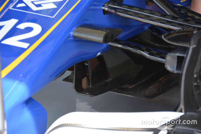 Sauber C35: Luftleitelemente unter der Nase