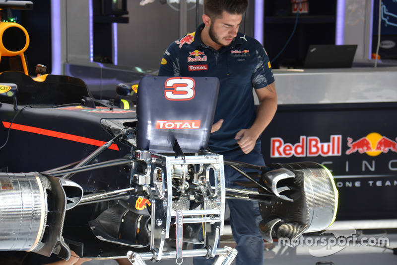 Les suspensions avant de la Red Bull Racing RB12