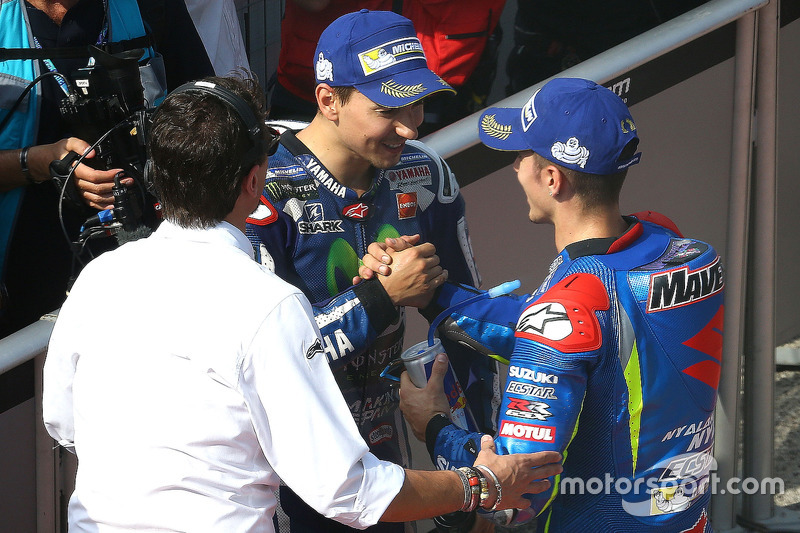 Ganador de la pole Jorge Lorenzo, Yamaha Factory Racing y Maverick Viñales, Team Suzuki Ecstar MotoGP