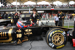 Виталий Петров, Lotus Renault GP