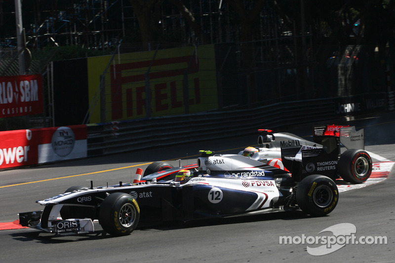 Pastor Maldonado, Williams F1 Team and Lewis Hamilton, McLaren Mercedes crash