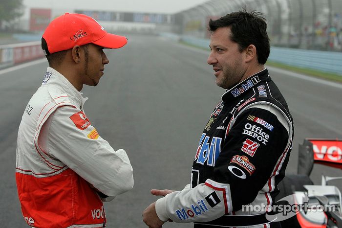 Lewis Hamilton y Tony Stewart