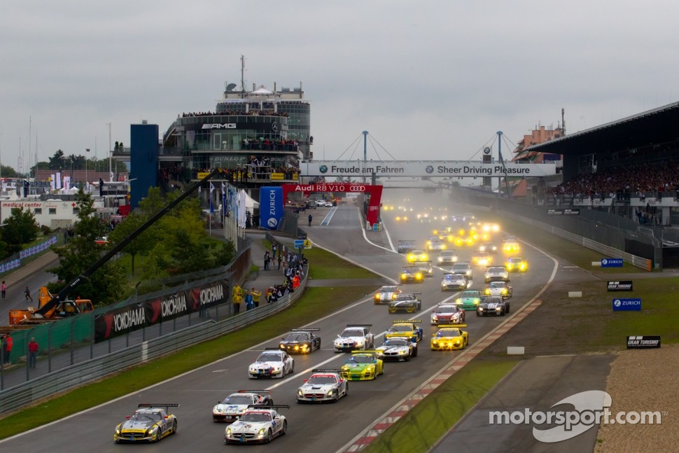 Start: #22 Black Falcon Mercedes-Benz SLS AMG GT3: Kenneth Heyer, Thomas Jäger, Jeroen Bleekemolenand #30 Mamerow / Rowe Racing Mercedes-Benz SLS AMG GT3: Chris Mamerow, Armin Hahne, Pierre Kaffer lead the field