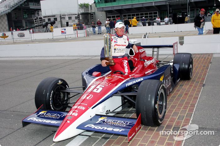 Buddy Rice ganó las 500 Millas de Indianápolis en 2004