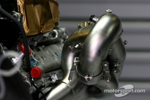 Williams, Ferrari and Mercedes tested new 2012 exhaust layout at Abu Dhabi