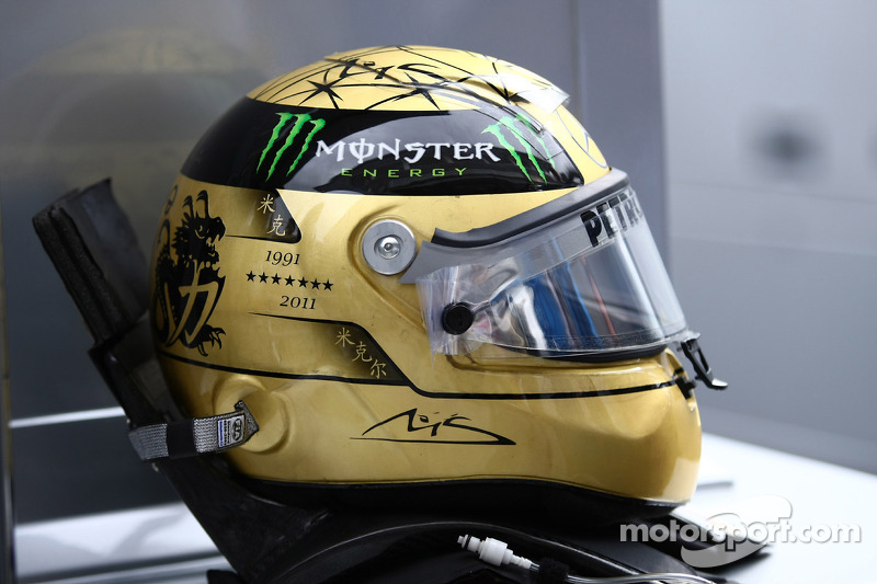 Der Helm von Michael Schumacher, Mercedes GP F1 Team, zum 20-jährigen F1-Jubiläum