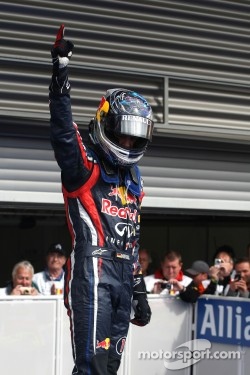 Race winner Sebastian Vettel, Red Bull Racing celebrates