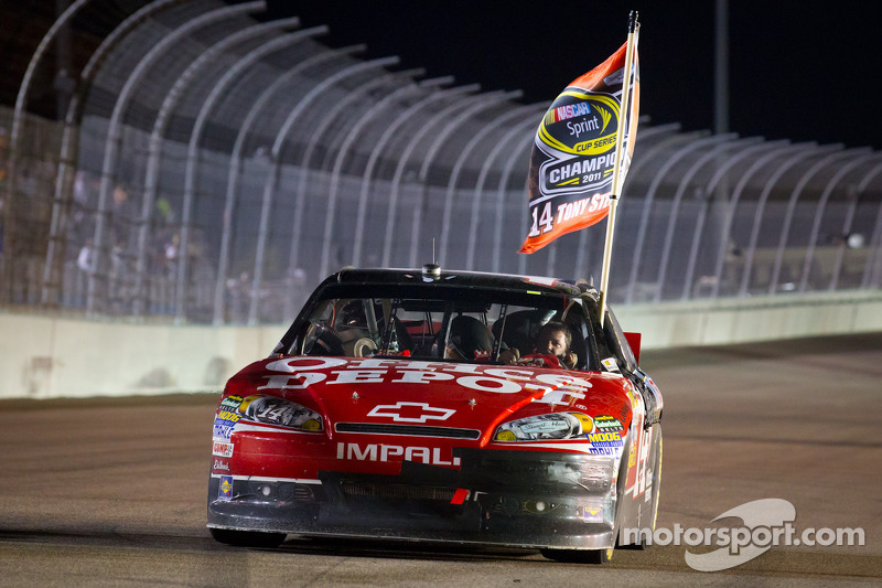 NASCAR Sprint Cup Series 2011 champion Tony Stewart, Stewart-Haas Racing Chevrolet