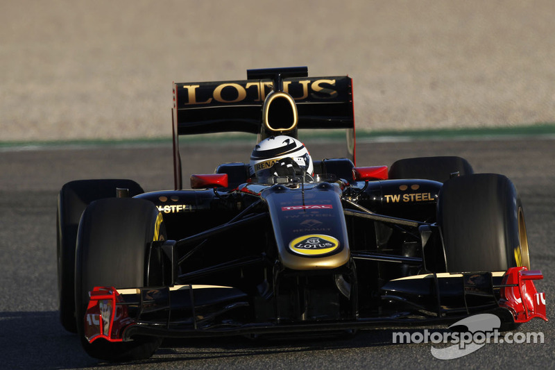 Kimi Raikkonen tests the 2010 Lotus Renault