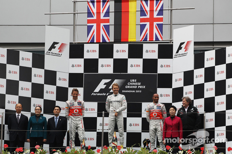 Podio: ganador de la carrera Nico Rosberg, Mercedes AMG F1, segundo lugar Jenson Button, McLaren y tercero Lewis Hamilton, McLaren