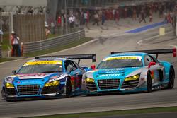 GT300 start: #21 Hitotsuyama Racing Audi R8 LMS: Cyndie Allemann, Akihiro Tsuzuki battle with #30 AP