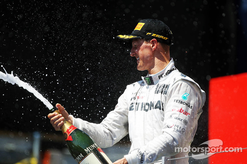 Michael Schumacher, Mercedes AMG F1 celebra su tercer lugar en el podio