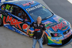 Jacques Villeneuve präsentiert das Kelly Racing Design