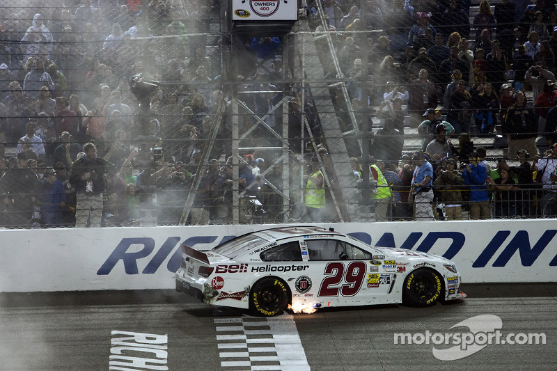 O vencedor Kevin Harvick, Richard Childress Racing Chevrolet