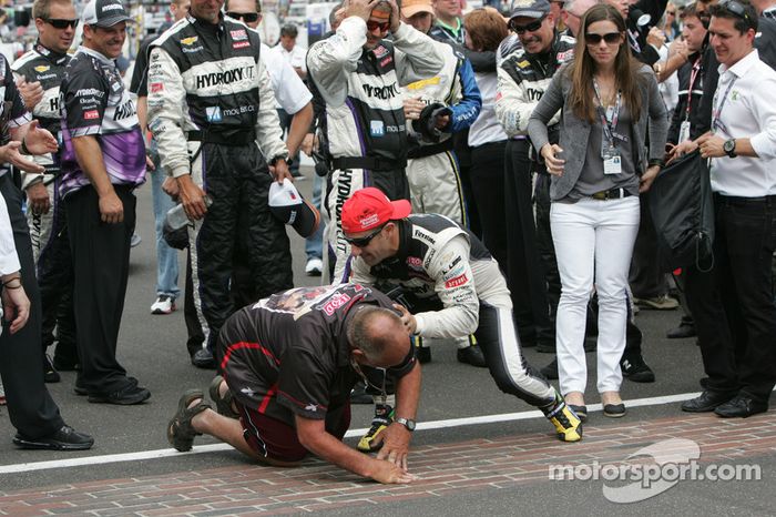 O vencedor Tony Kanaan