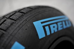 Pneu pluie Pirelli