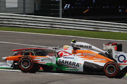 Sergio Perez, McLaren e Paul di Resta, Sahara Force India disputam por posição