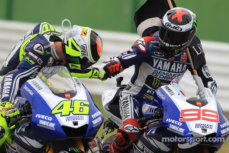 Valentino Rossi e vencedor Jorge Lorenzo