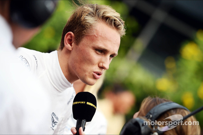 Max Chilton, Marussia F1 Team com a imprensa