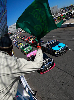 Start: Denny Hamlin leads