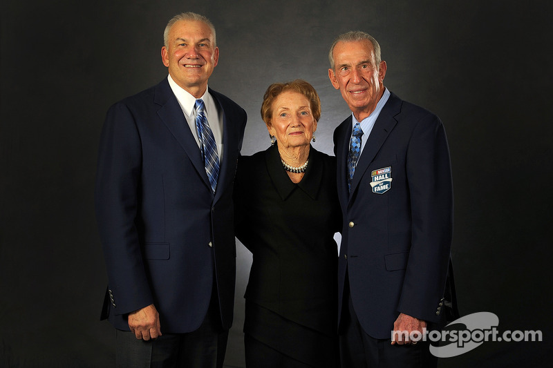 2014 Dale Jarrett con la madre Martha,e il padre Ned Jarrett