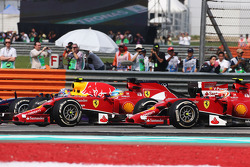 Daniel Ricciardo, Fernando Alonso et Kimi Räikkönen au départ de la course