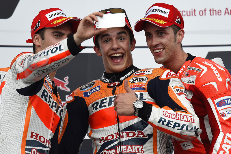 Racewinnaar Marc Marquez, tweede plaats Dani Pedrosa, derde plaats Andrea Dovizioso