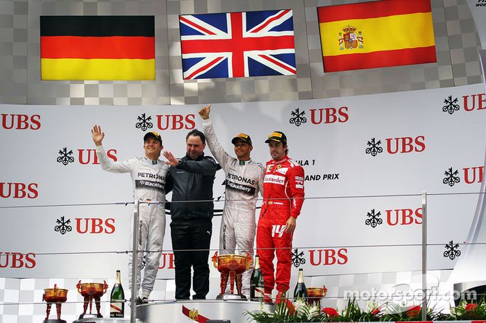 15 (2014) GP de China Segundo lugar