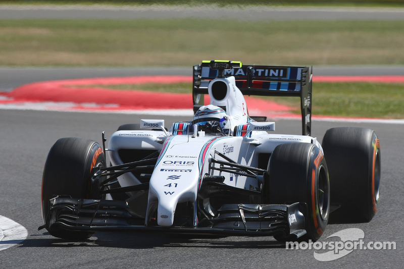 Susie Wolff au volant de la Williams FW36 à Silverstone en 2014