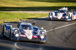 #8 Toyota Racing Toyota TS 040 - Hybrid: Anthony Davidson, Nicolas Lapierre, Sébastien Buemi