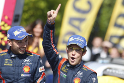 Winners Thierry Neuville and Nicolas Gilsoul, Hyundai i20 WRC, Hyundai Motorsport