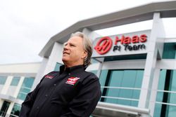 Gene Haas vor der Fabrik vom Haas F1 Team in Kannapolis, North Carolina