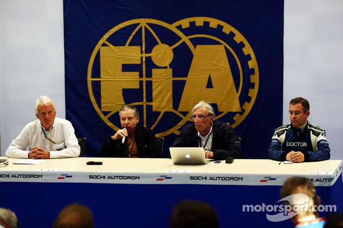 Em julho de 2016, a FIA bateu o martelo: uma cobertura de cockpit seria introduzida a partir da temporada de 2018, independentemente de qual fosse. 