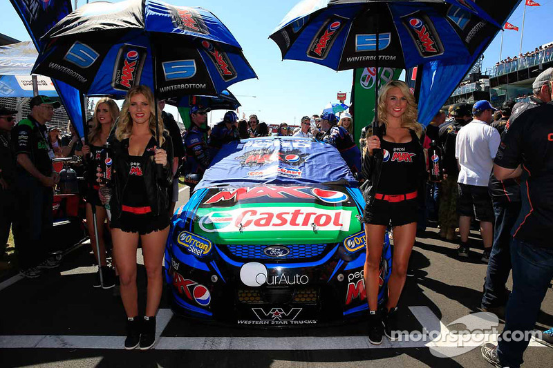 Pepsi Max Grid Girls