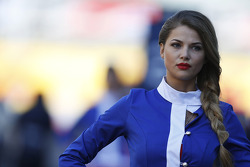 Una chica encantadora en la parrilla de Sochi