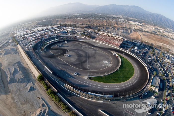 General view of Irwindale Speedway
