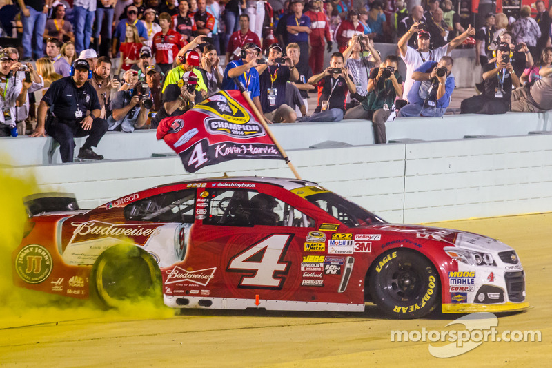 Kevin Harvick (Stewart/Haas-Chevrolet): Champion mit P1 im Rennen