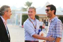 (Links naar rechts): Carlos Sainz, met David Coulthard, Red Bull Racing en Scuderia Toro Advisor / B