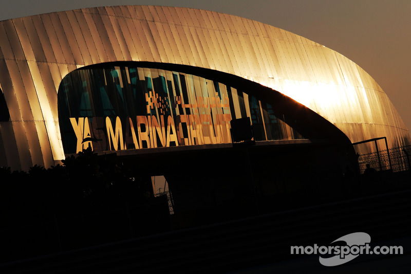 Pont à Yas Marina