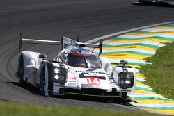 #14 Porsche Team Porsche 919 Hybrid: Romain Dumas, Neel Jani, Marc Lieb