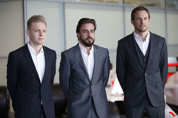 Kevin Magnussen, Fernando Alonso y Jenson Button, McLaren Honda