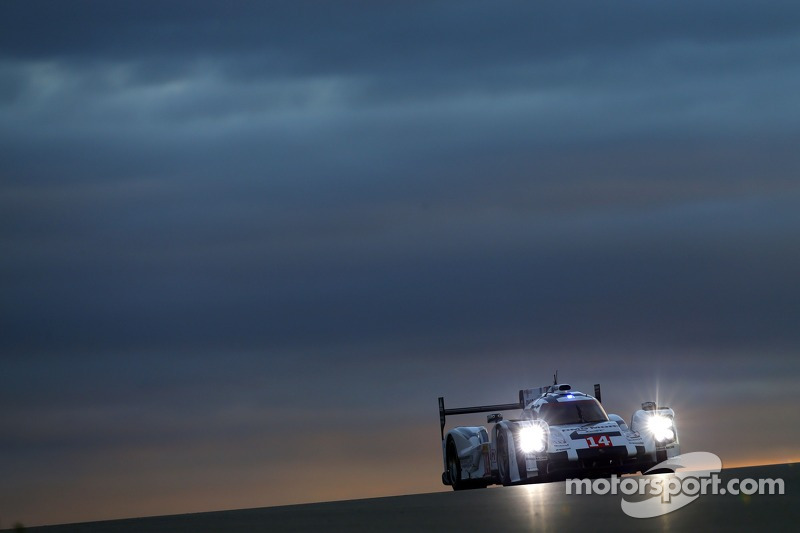 #14 Porsche Team Porsche 919 Hybrid testando