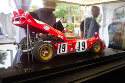 Amazing 1:8 modelo a escala de Amalgam del Ferrari 512S