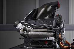 Презентация Mercedes AMG F1 W06, студийная съемка.